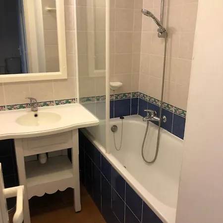 Апартаменты Le Dramont, Sea View, Pool, 4-5 People, Air Conditioning , Wi-fi Сен-Рафаэль